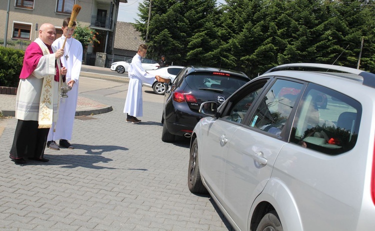 Kierowcy u św. Józefa Bilczewskiego w Wilamowicach