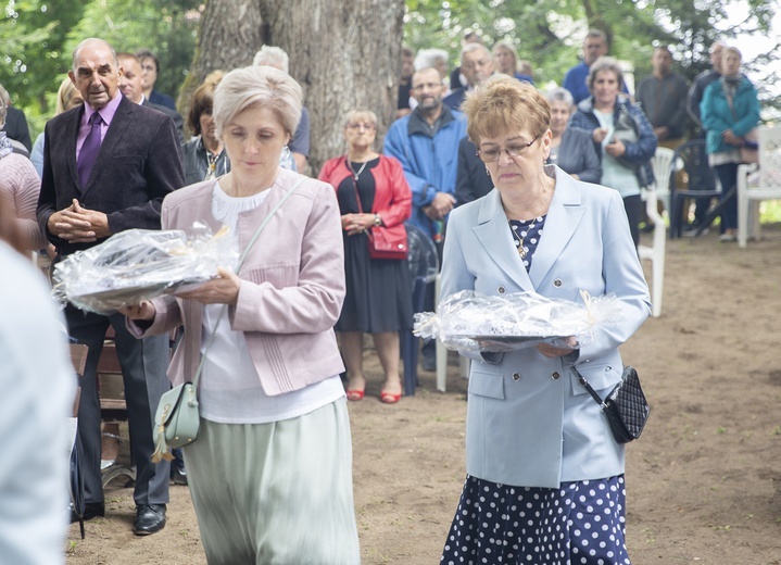Lasek Miłosierdzia Bożego i Zakątek świętych Joachima i Anny, cz. 1