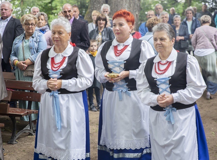 Lasek Miłosierdzia Bożego i Zakątek świętych Joachima i Anny, cz. 1