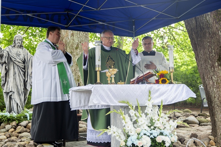 Lasek Miłosierdzia Bożego i Zakątek świętych Joachima i Anny, cz. 1