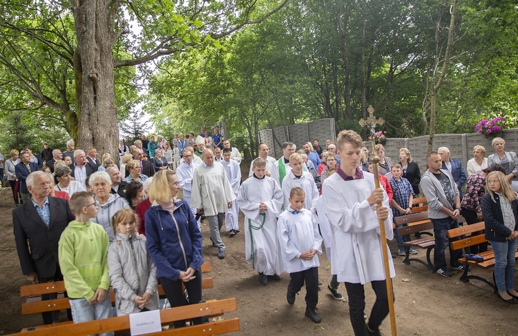 Lasek Miłosierdzia Bożego i Zakątek świętych Joachima i Anny, cz. 1