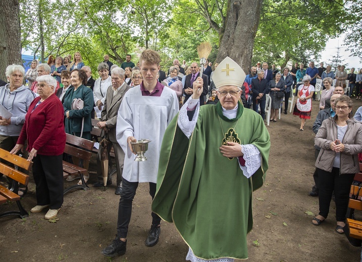 Lasek Miłosierdzia Bożego i Zakątek świętych Joachima i Anny, cz. 2