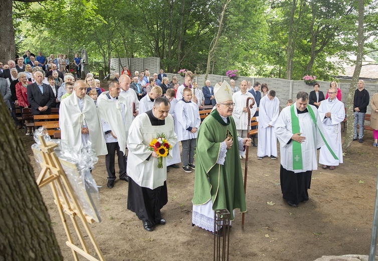 Lasek Miłosierdzia Bożego i Zakątek świętych Joachima i Anny, cz. 2