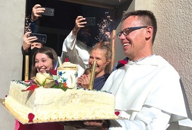 ▲	Otwarcie Café Siena – ważnego miejsca spotkań.