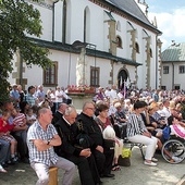 	W uroczystości uczestniczyli m.in. górnicy z Bochni i Rycerze św. Jana Pawła II.