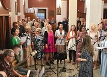 	Lipcowe rekolekcje z o. Johnem Bashoborą.