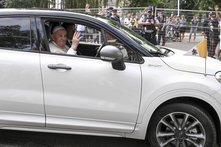 Papież rozpocznie wizytę w Quebecu i spotka się z premierem Trudeau