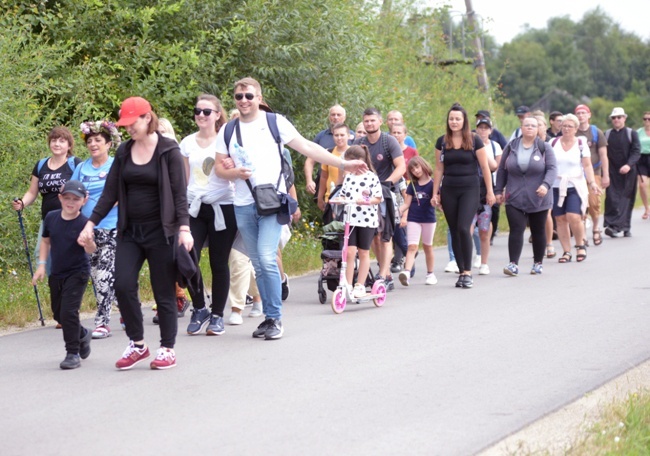 Pielgrzymka z Chlewisk do MB Staroskrzyńskiej