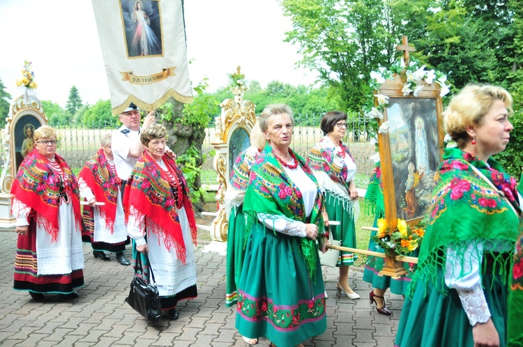 Procesja odpustowa w Motyczu