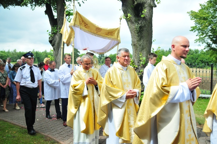 Procesja odpustowa w Motyczu