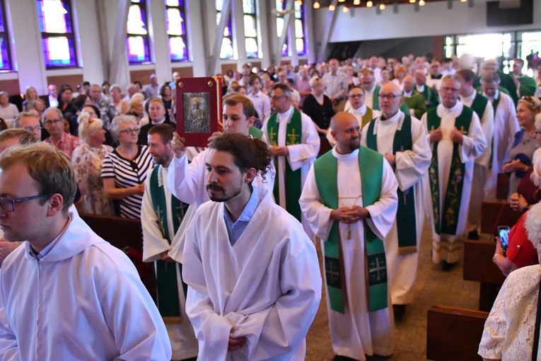 Wzruszające pożegnanie wieloletniego zielonogórskiego proboszcza