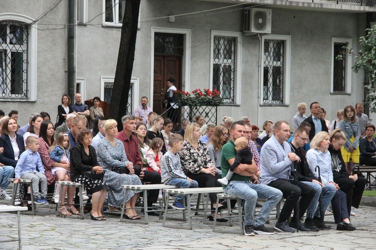 Nowy Sącz. Wielki odpust ku czci Przemienienia Pańskiego - dzień 1.