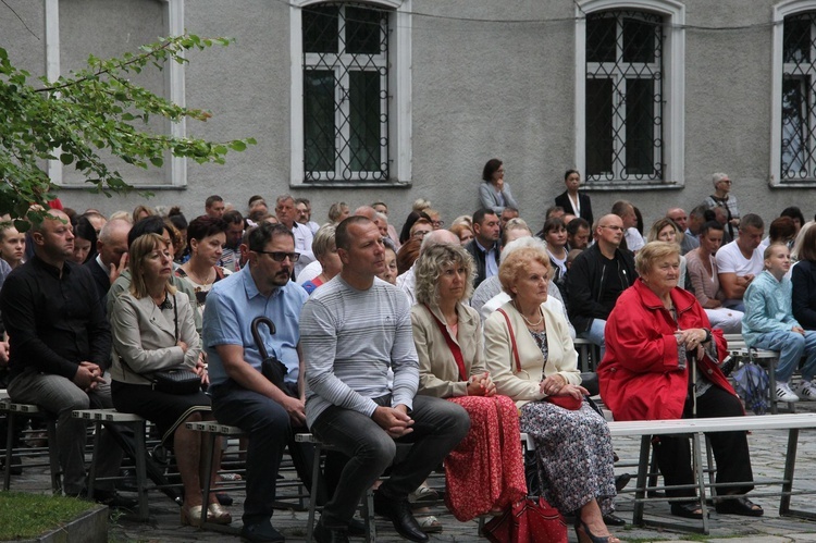 Nowy Sącz. Wielki odpust ku czci Przemienienia Pańskiego - dzień 1.