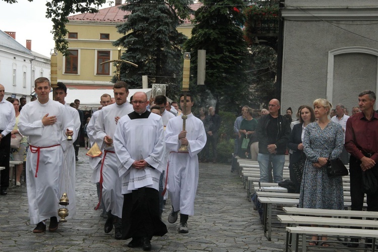 Nowy Sącz. Wielki odpust ku czci Przemienienia Pańskiego - dzień 1.