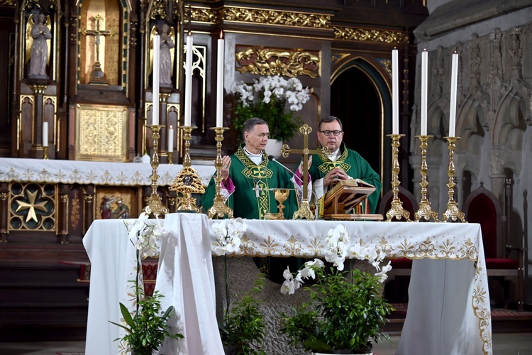 Strzegom. W bazylice powitali relikwie św. Szarbela