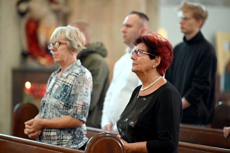 Strzegom. W bazylice powitali relikwie św. Szarbela