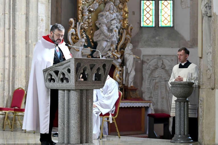 Strzegom. W bazylice powitali relikwie św. Szarbela