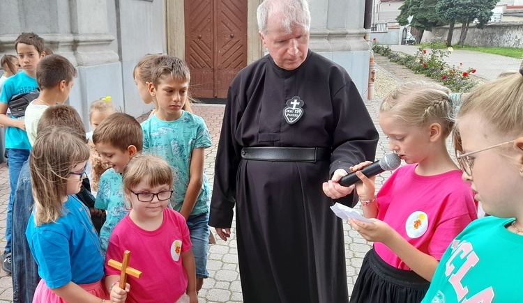 W programie każdego dnia była modlitwa, a w piątki Droga Krzyżowa.