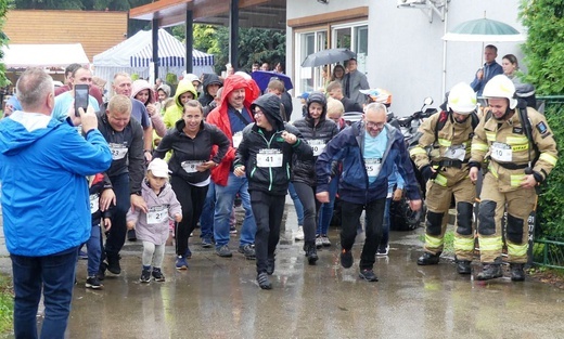 Deszczowa 12. Biesiada Rodzinna z Fundacją Krzyż Dziecka w Pisarzowicach