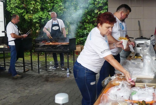 Deszczowa 12. Biesiada Rodzinna z Fundacją Krzyż Dziecka w Pisarzowicach