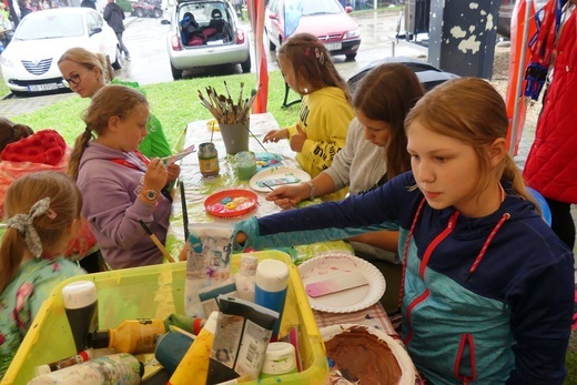 Deszczowa 12. Biesiada Rodzinna z Fundacją Krzyż Dziecka w Pisarzowicach