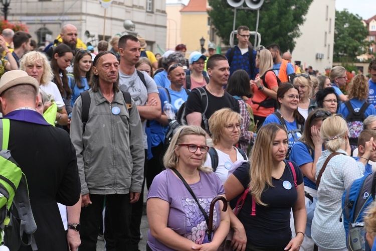 XIX PPDŚ. Wystartowali spod świdnickiej katedry