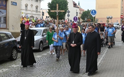 XIX PPDŚ. Wystartowali spod świdnickiej katedry