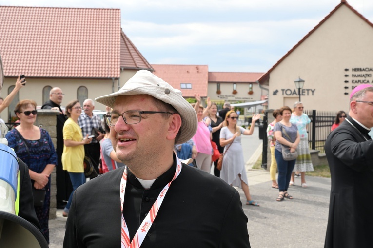 Wyjście pielgrzymki ze Skrzatusza na Jasną Górę