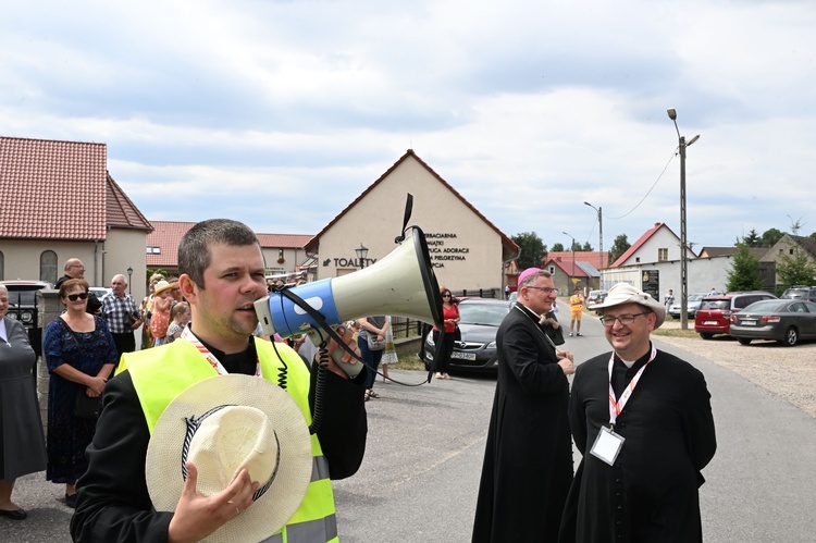 Wyjście pielgrzymki ze Skrzatusza na Jasną Górę