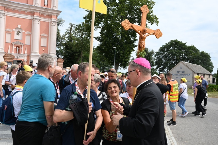 Wyjście pielgrzymki ze Skrzatusza na Jasną Górę