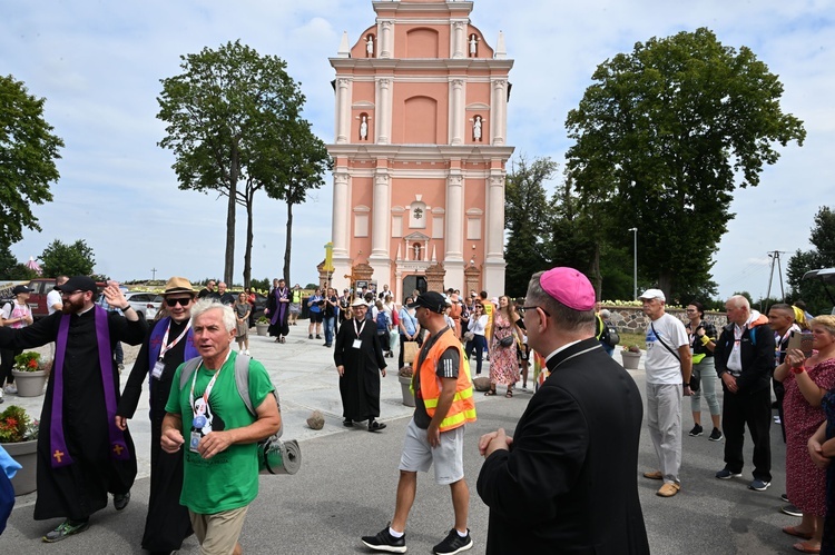 Wyjście pielgrzymki ze Skrzatusza na Jasną Górę