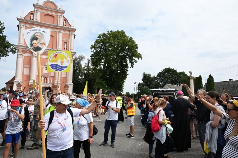 Wyjście pielgrzymki ze Skrzatusza na Jasną Górę