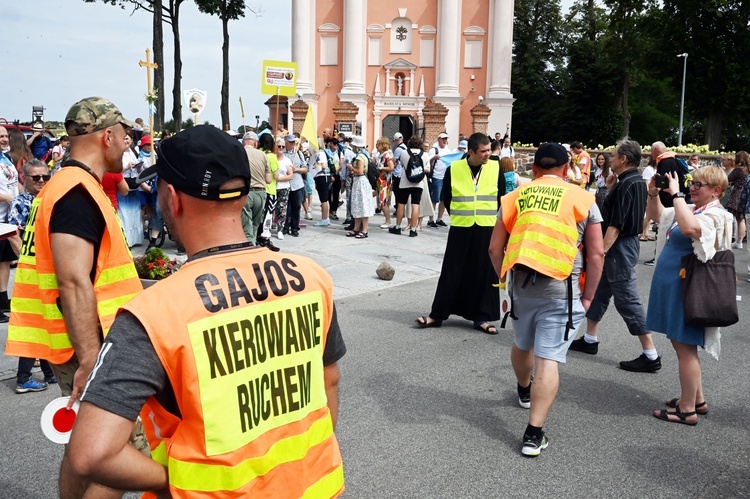 Wyjście pielgrzymki ze Skrzatusza na Jasną Górę