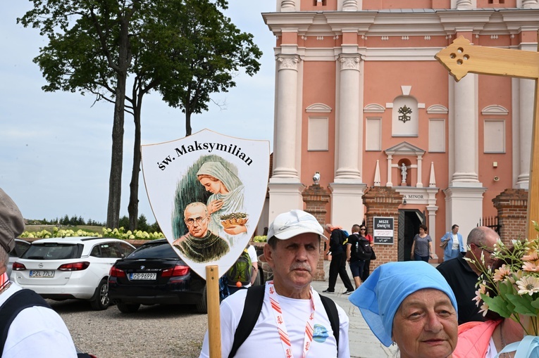 Wyjście pielgrzymki ze Skrzatusza na Jasną Górę