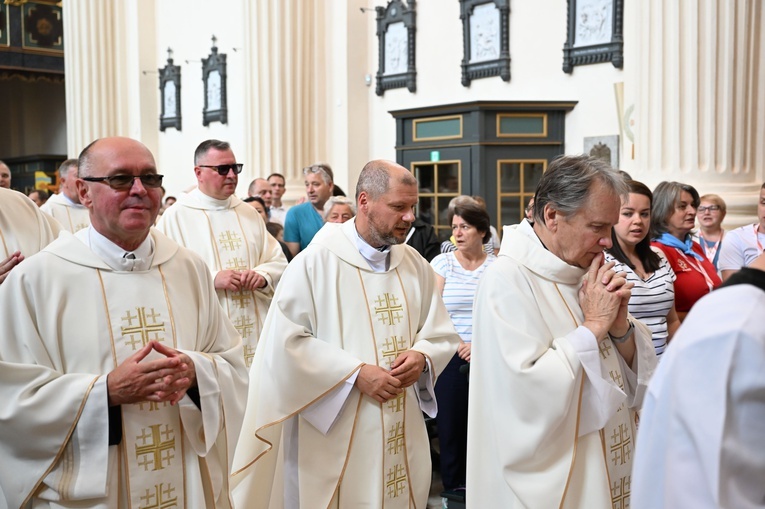 Wyjście pielgrzymki ze Skrzatusza na Jasną Górę