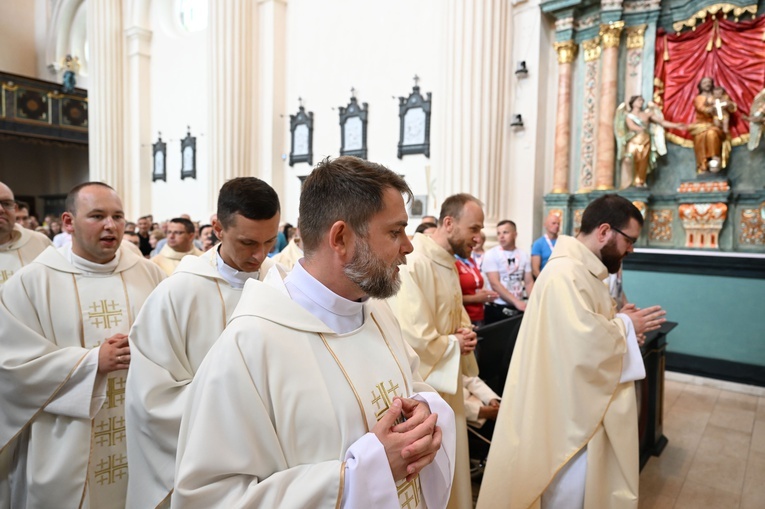 Wyjście pielgrzymki ze Skrzatusza na Jasną Górę