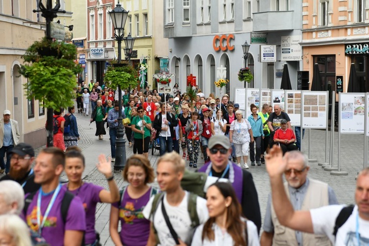 Piesza Pielgrzymka z Zielonej Góry zmierza do Czarnej Madonny