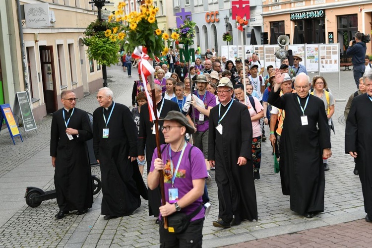 Piesza Pielgrzymka z Zielonej Góry zmierza do Czarnej Madonny