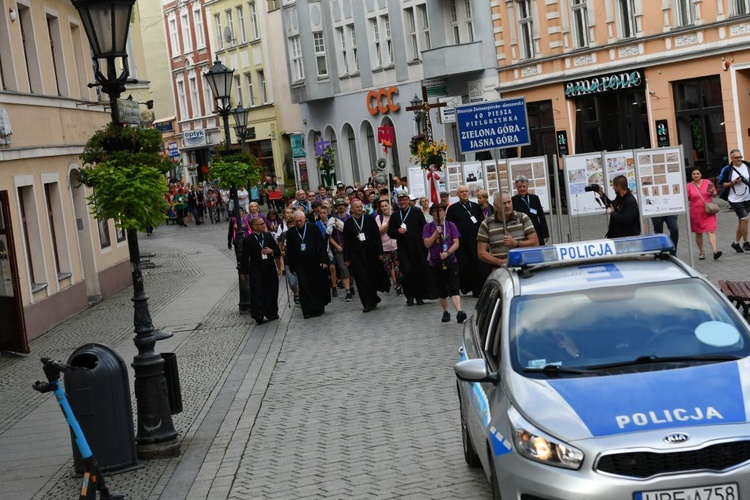 Piesza Pielgrzymka z Zielonej Góry zmierza do Czarnej Madonny