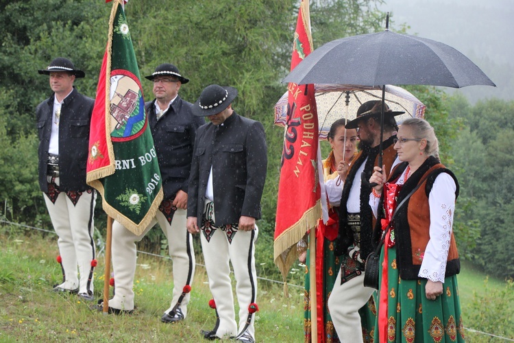 Ochotnica Górna. Poświęcenie odnowionego krzyża