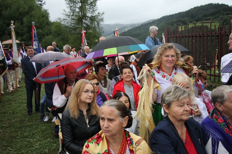 Ochotnica Górna. Poświęcenie odnowionego krzyża