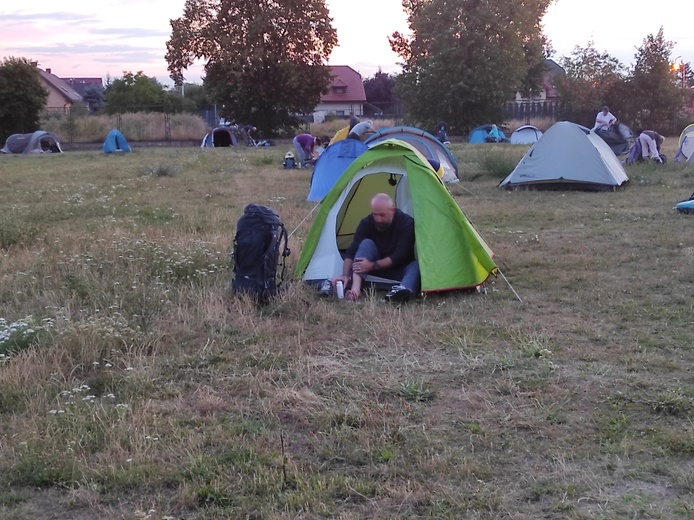 Pole namiotowe w Oławie