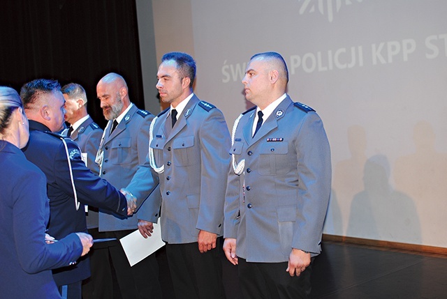 Służbowe awanse otrzymało 62 mundurowych.