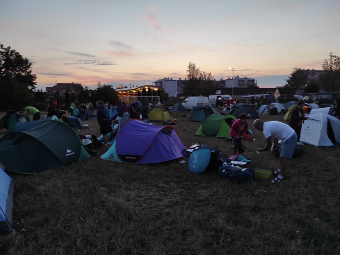 Pole namiotowe w Oławie