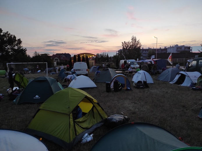 Pole namiotowe w Oławie