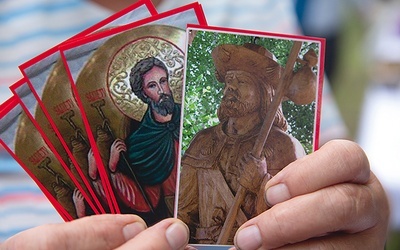Dla pielgrzymów przygotowano obrazki ze św. Jakubem z Karsinki i z Góry Polanowskiej. 