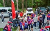 Ksiądz z młodzieżą jadą na rowerach na Przylądek Północny. Po pokój dla Ukrainy