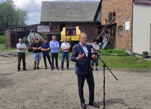 Mikołów. Protest mieszkańców Mokrego. Nie chcą stracić domów pod budowę torów do CPK