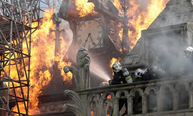 "Notre-Dame płonie" – od 19 sierpnia w polskich kinach wstrząsający film Jean-Jacquesa Annaud