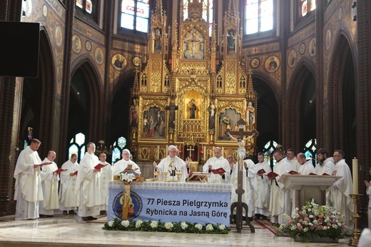 Rybnicka pielgrzymka - Eucharystia na rozpoczęcie